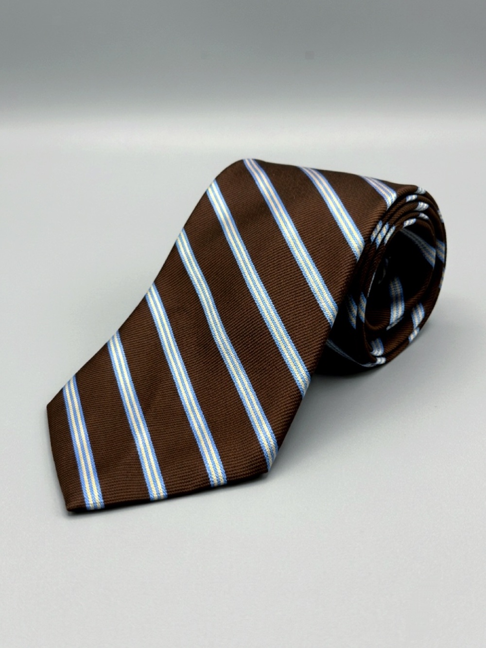 Vintage Briar "Pride of England Tie 53”
x 3 ¾” Regimental Brown Stripe